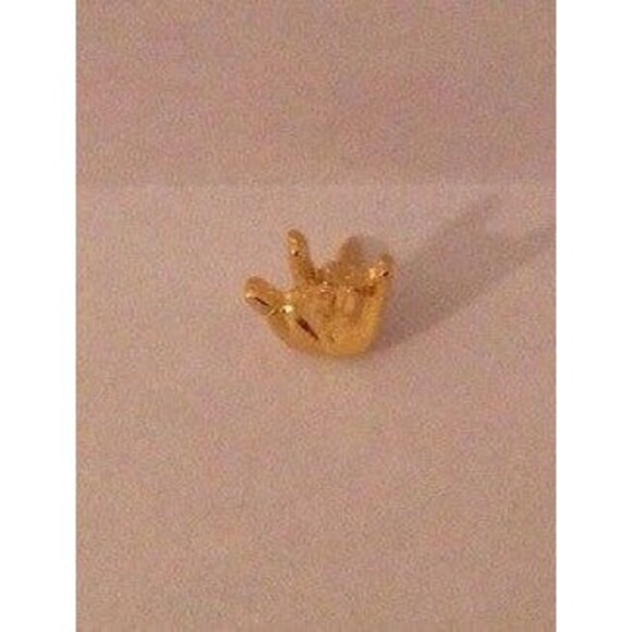 Vintage oldstock I love you in sign Language goldtone clutch lapel pin - Picture 3 of 3